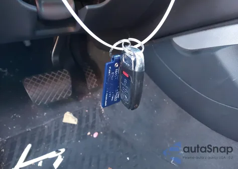 2013 Audi A4 2.0T Premium z USA, uszkodzony, nr VIN WAUAFAFL0DN050705